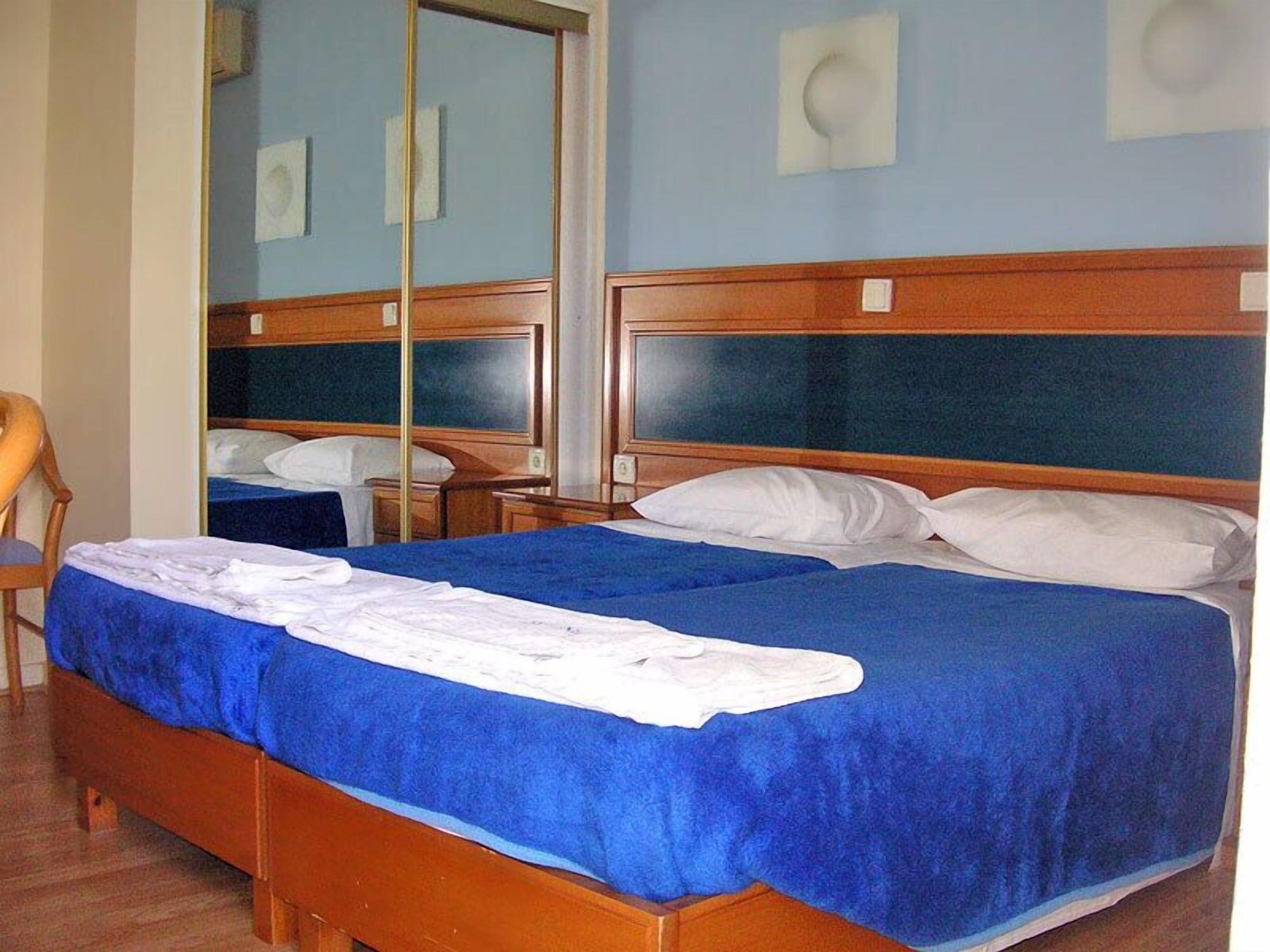 Blue Sky Hotel Glyfada  Exterior photo